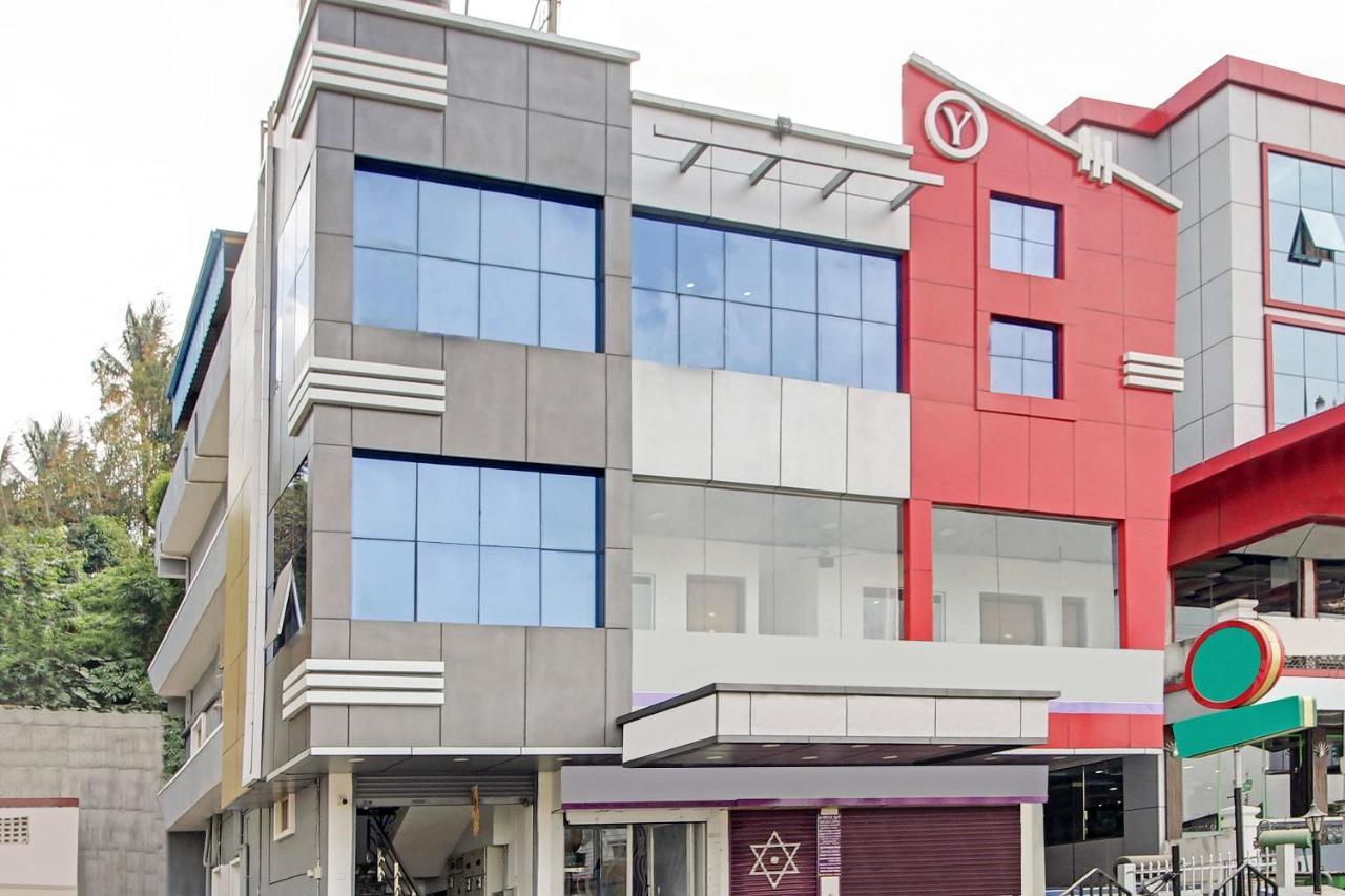 Oyo 28303 Yesh Comforts Hotel Tulsa Exterior foto